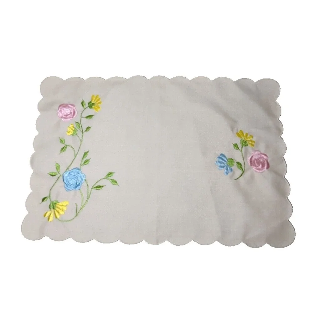 Vintage 6 placemats beige scalloped edge pink blue yellow embroidered flowers